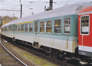 Regional Passenger car 1st/2nd class<br /><a href='images/pictures/Roco/45483.jpg' target='_blank'>Full size image</a>